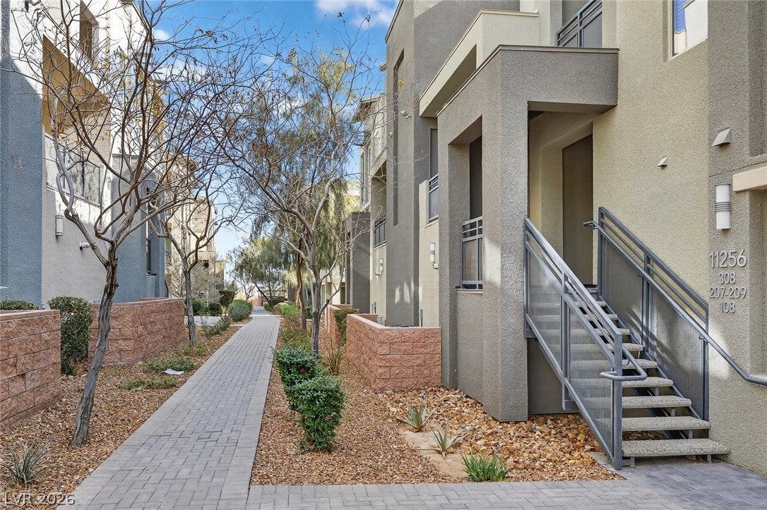 11256 Rainbow Peak Avenue 208