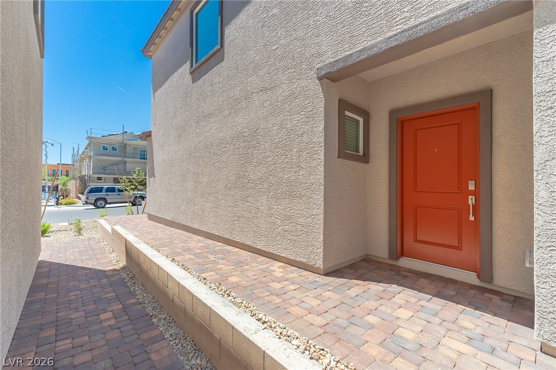 9928 Kimura Hills Avenue
