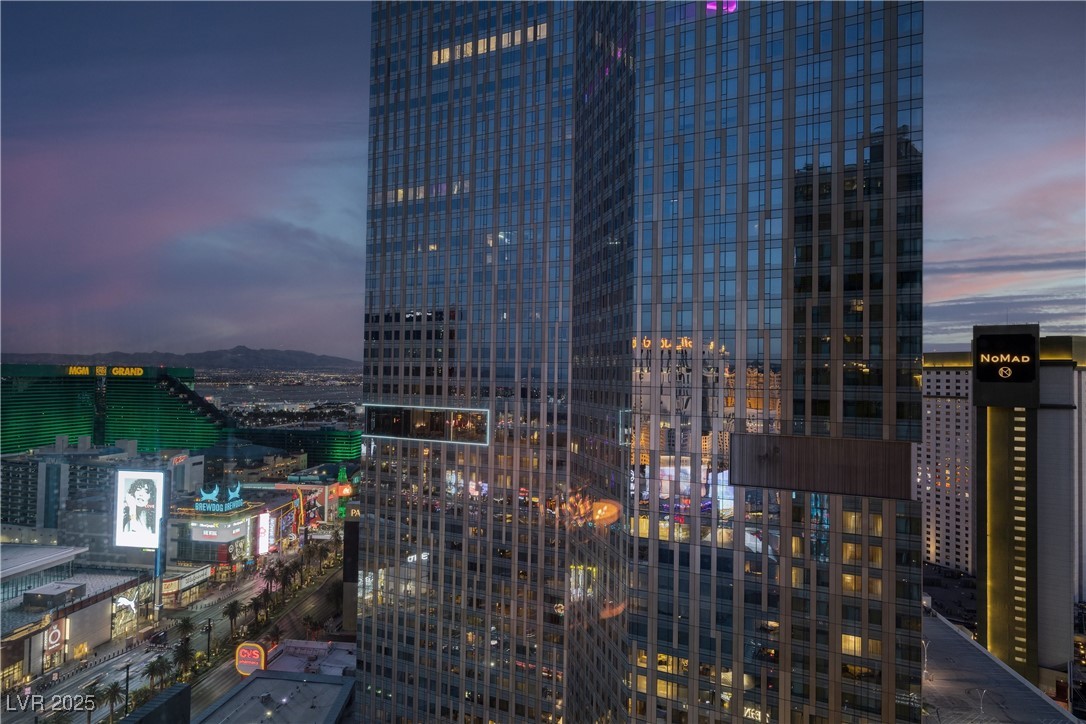 3722 Las Vegas Boulevard 1802