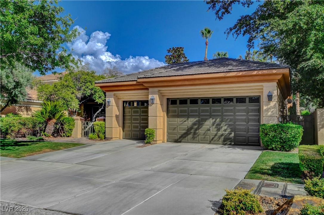 9013 Thornbury Lane