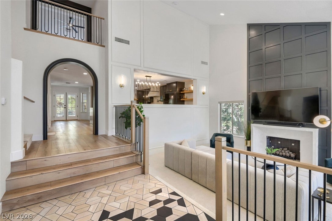8415 Del Vista Court