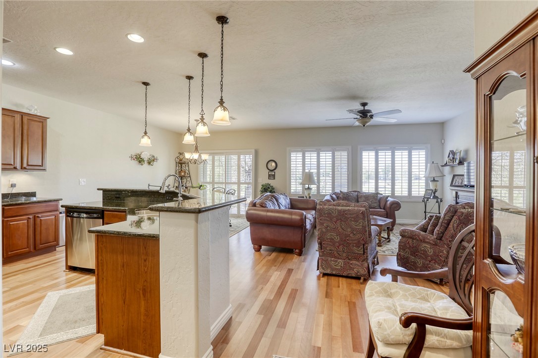 7341 Shelduck Street