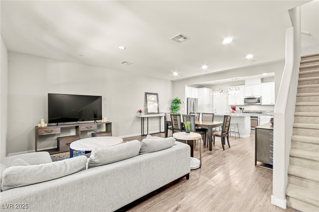 Properties 2 160 Lomita Heights Drive