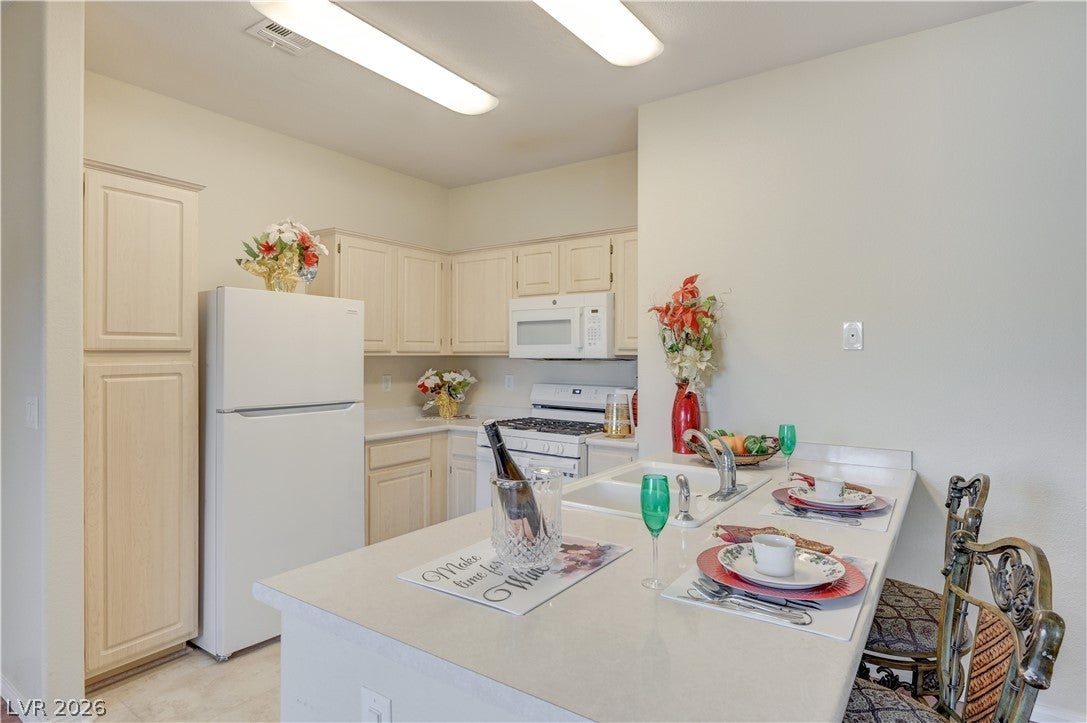 855 N Stephanie Street 2711