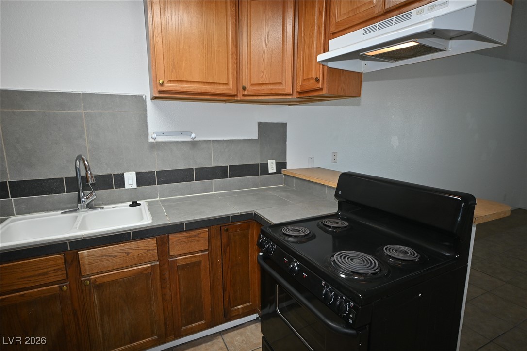 2334 N Lamb Boulevard D