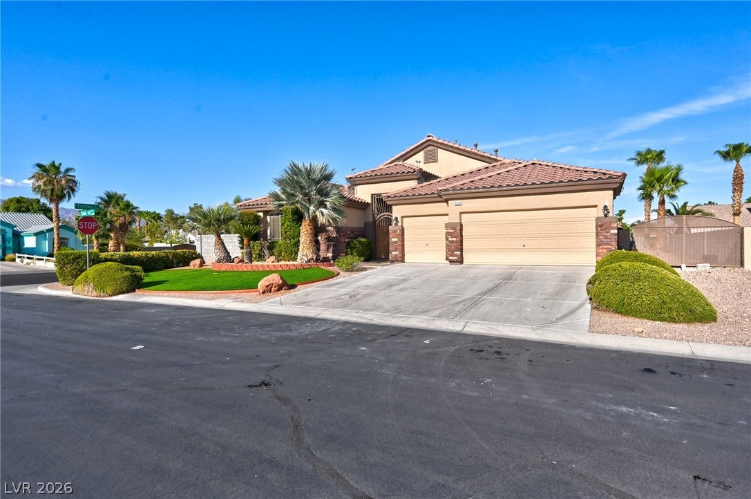 6492 Lantana Falls Court