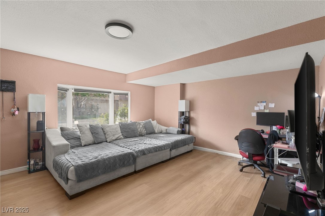 Las Vegas, Nevada 89121, United States, 4 Bedrooms Bedrooms, ,3 BathroomsBathrooms,Residential,Active,98658