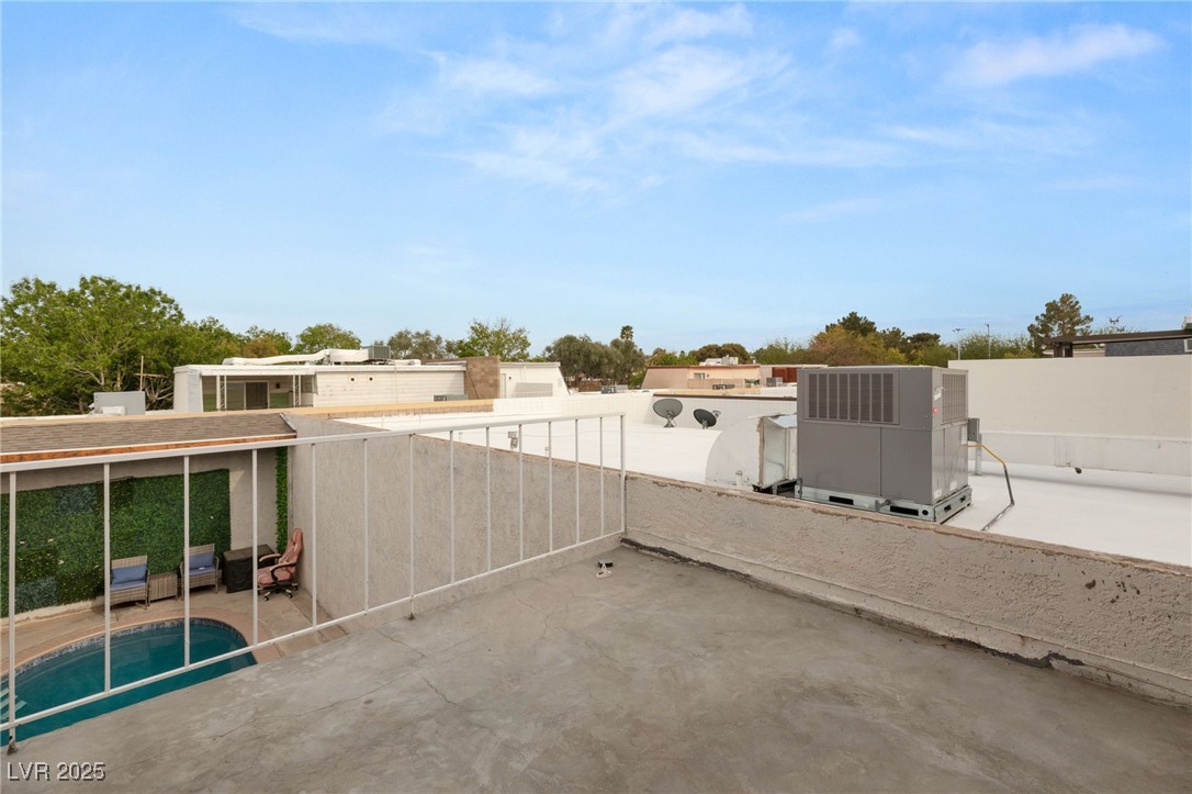 Las Vegas, Nevada 89121, United States, 4 Bedrooms Bedrooms, ,3 BathroomsBathrooms,Residential,Active,98658