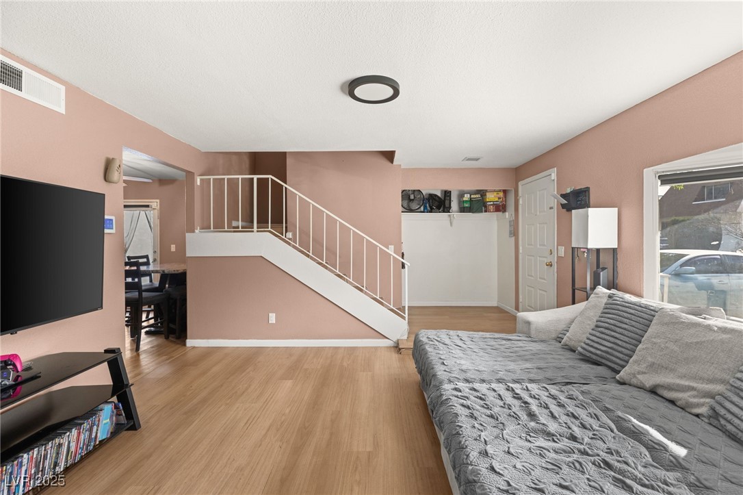 Las Vegas, Nevada 89121, United States, 4 Bedrooms Bedrooms, ,3 BathroomsBathrooms,Residential,Active,98658