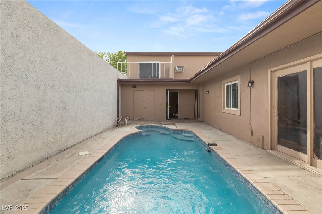 Las Vegas, Nevada 89121, United States, 4 Bedrooms Bedrooms, ,3 BathroomsBathrooms,Residential,Active,98658