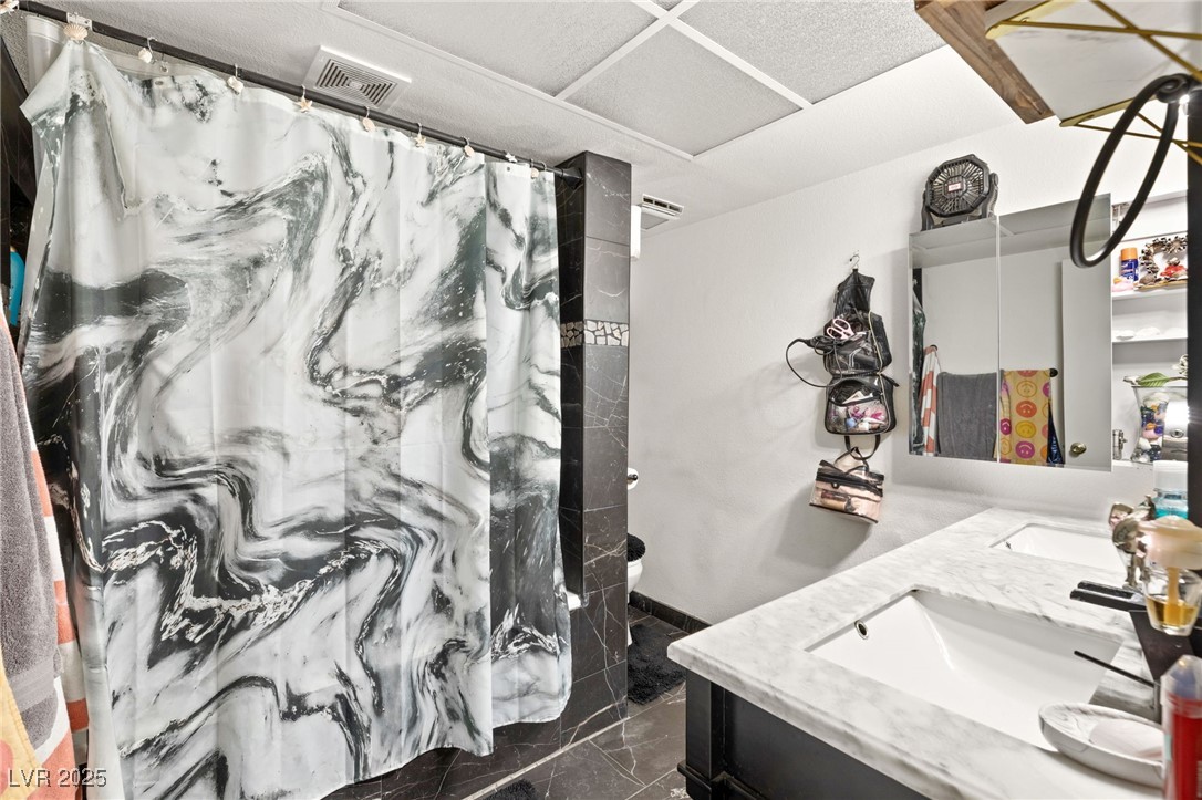 Las Vegas, Nevada 89121, United States, 4 Bedrooms Bedrooms, ,3 BathroomsBathrooms,Residential,Active,98658