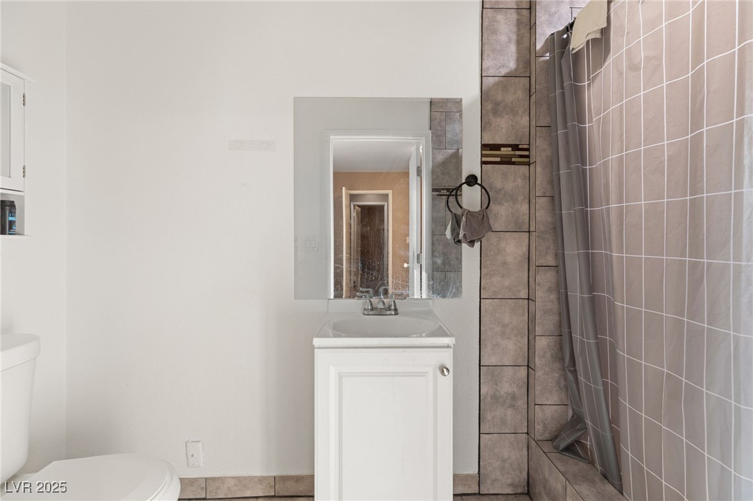 Las Vegas, Nevada 89121, United States, 4 Bedrooms Bedrooms, ,3 BathroomsBathrooms,Residential,Active,98658