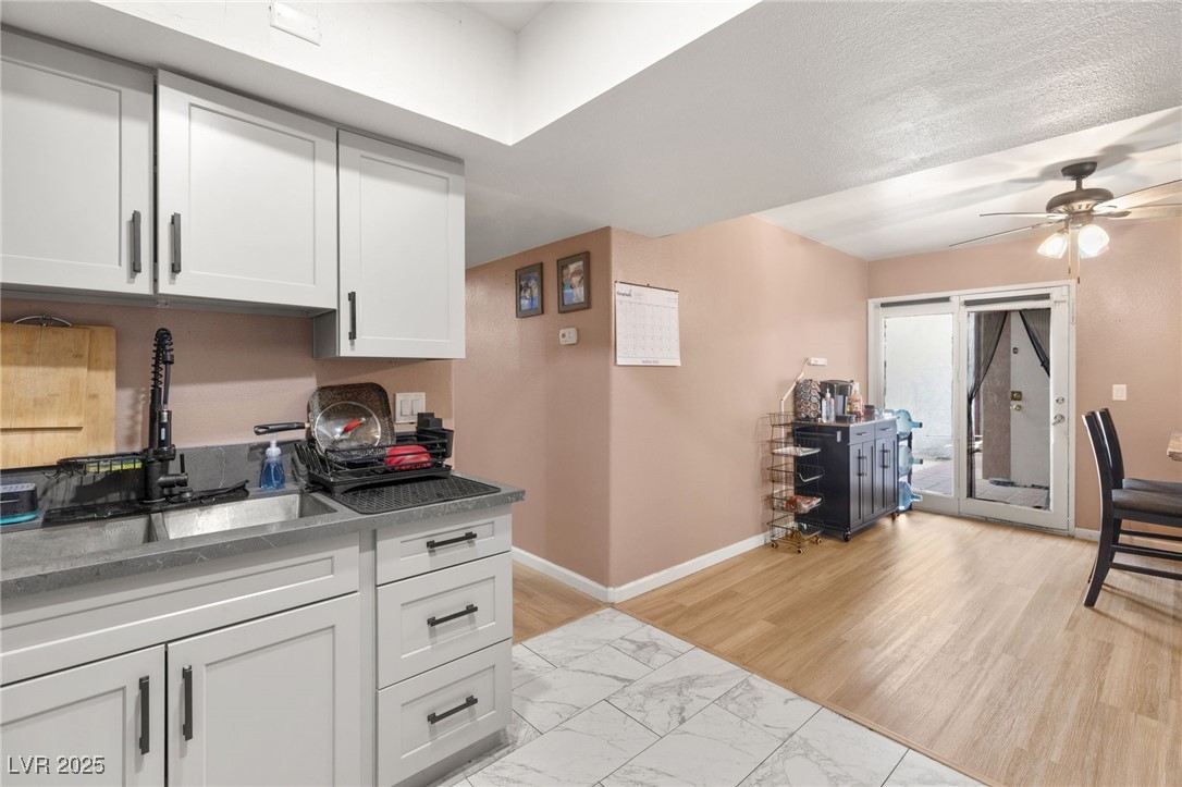 Las Vegas, Nevada 89121, United States, 4 Bedrooms Bedrooms, ,3 BathroomsBathrooms,Residential,Active,98658