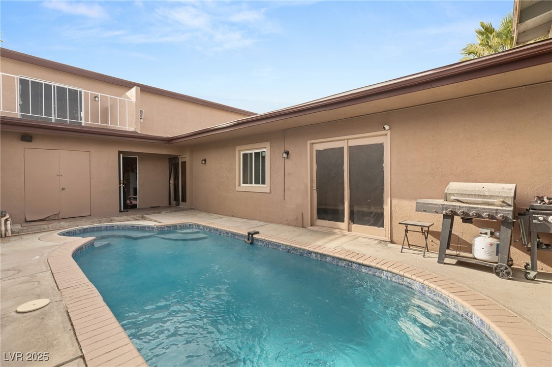 Las Vegas, Nevada 89121, United States, 4 Bedrooms Bedrooms, ,3 BathroomsBathrooms,Residential,Active,98658