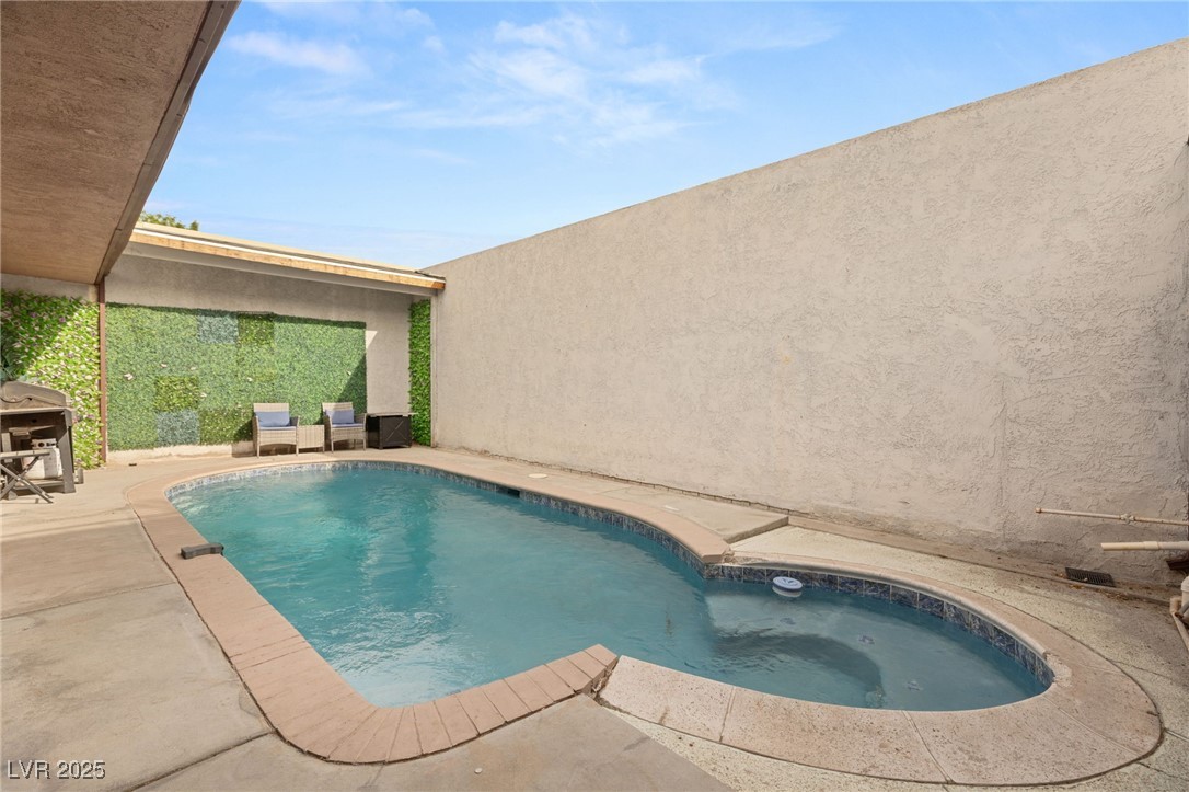 Las Vegas, Nevada 89121, United States, 4 Bedrooms Bedrooms, ,3 BathroomsBathrooms,Residential,Active,98658