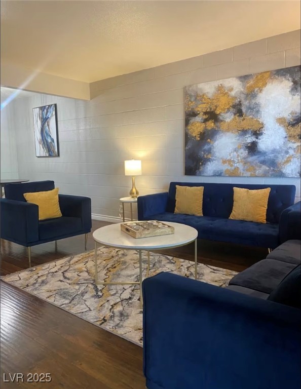 615 S Royal Crest Circle 8