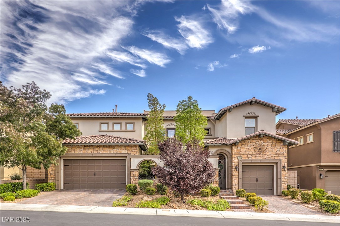 374 Calabria Ridge Street