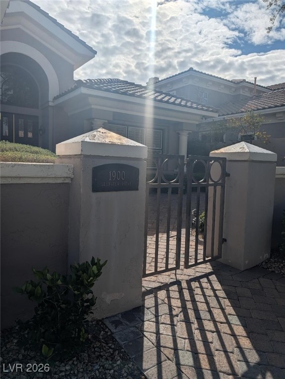 1900 Glenview Drive