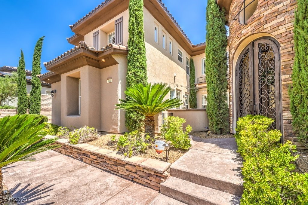 Properties 3 636 Chervil Valley Drive