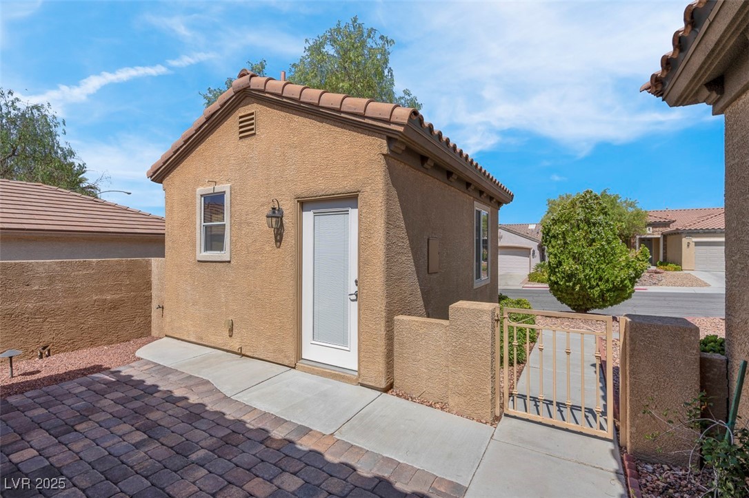 Properties 1 2144 Mountain City Street