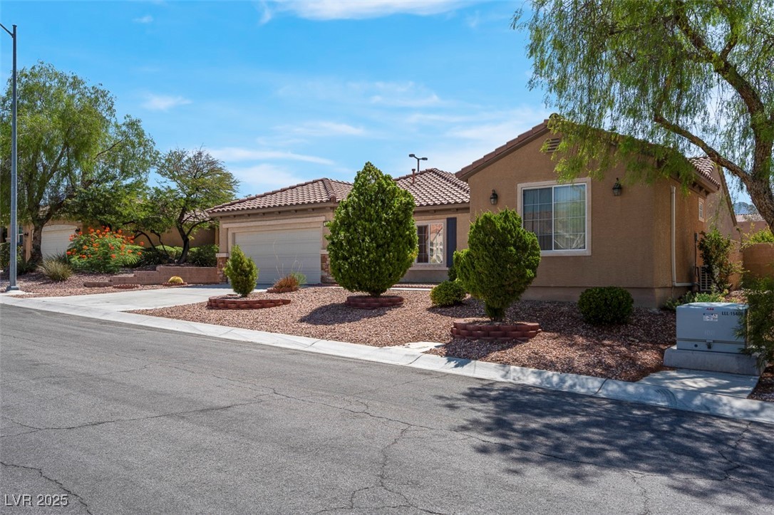 Properties 3 2144 Mountain City Street