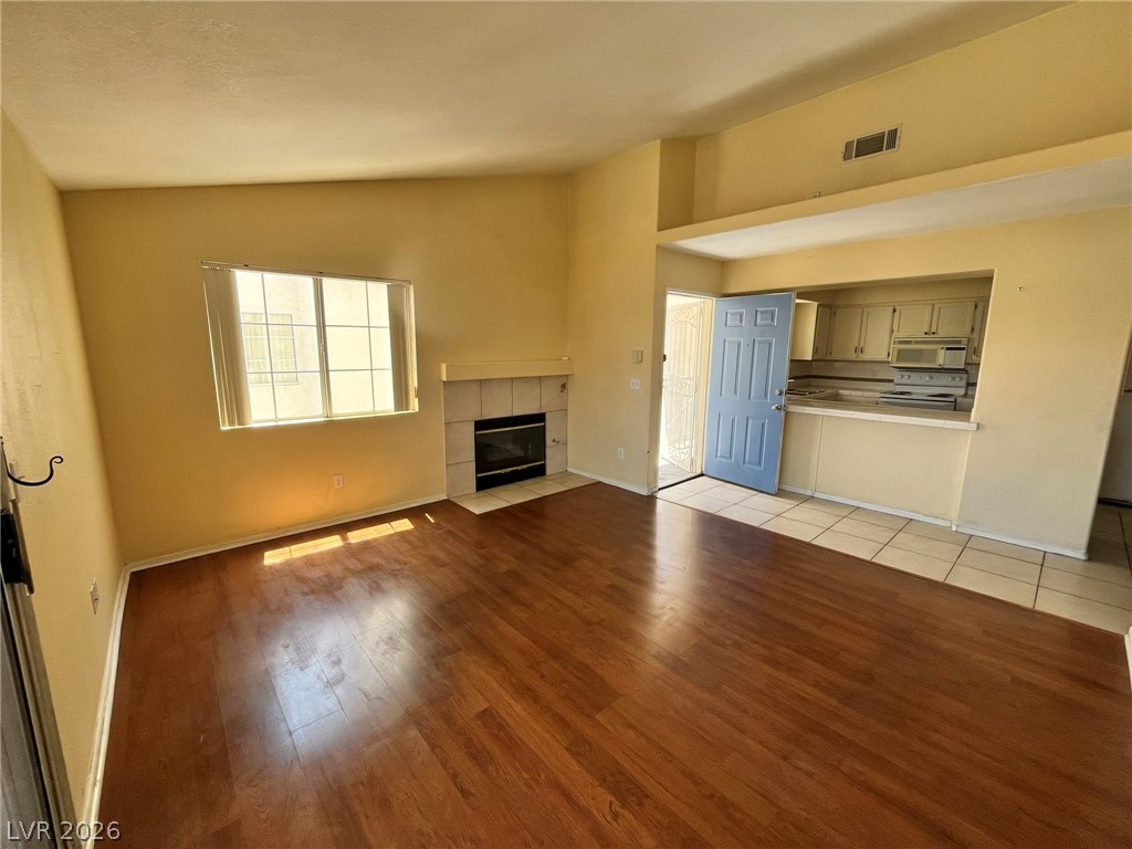 2725 S Nellis Boulevard 2060