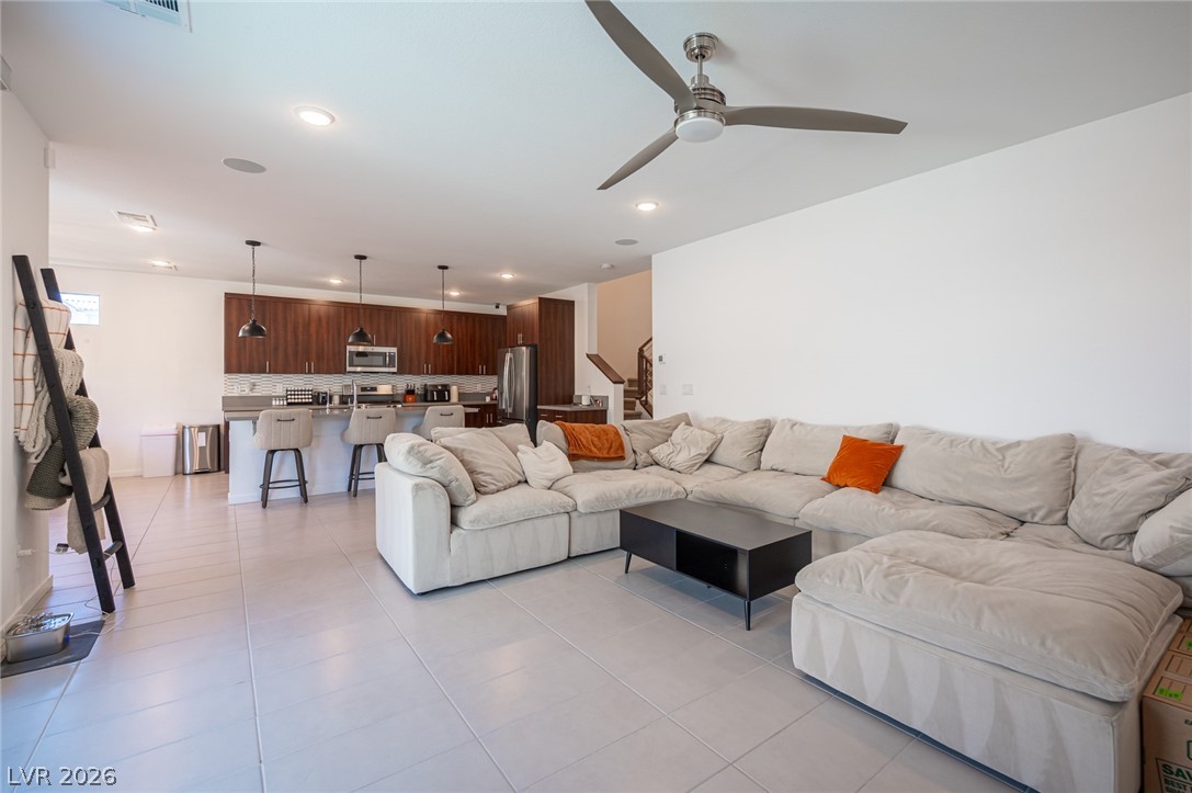 524 Grand Cascade Place