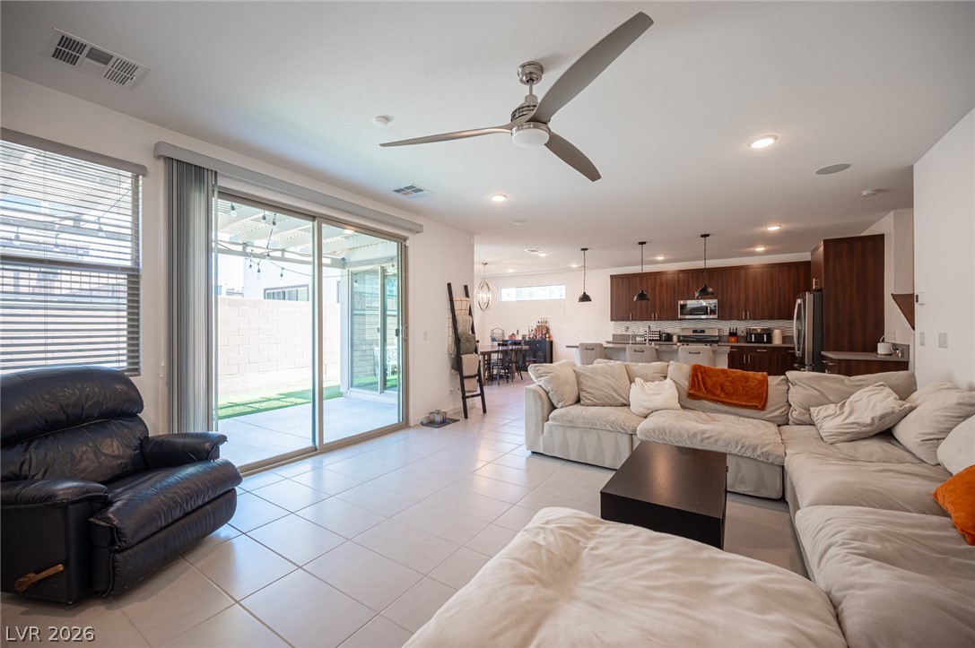 524 Grand Cascade Place