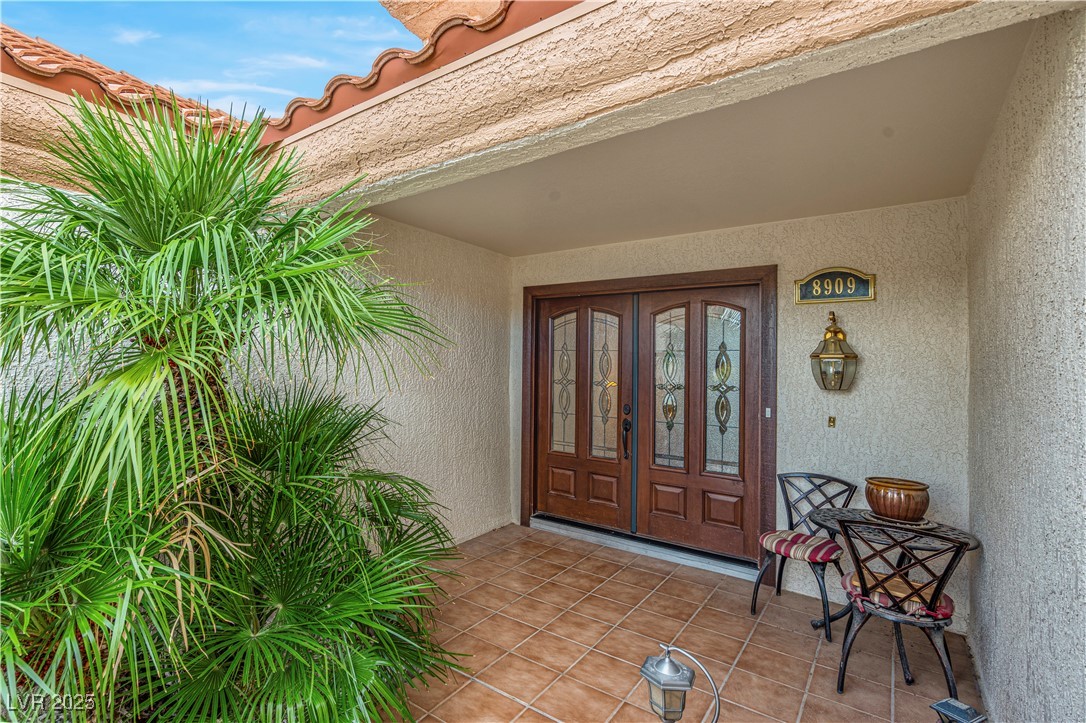 8909 Meadowood Drive