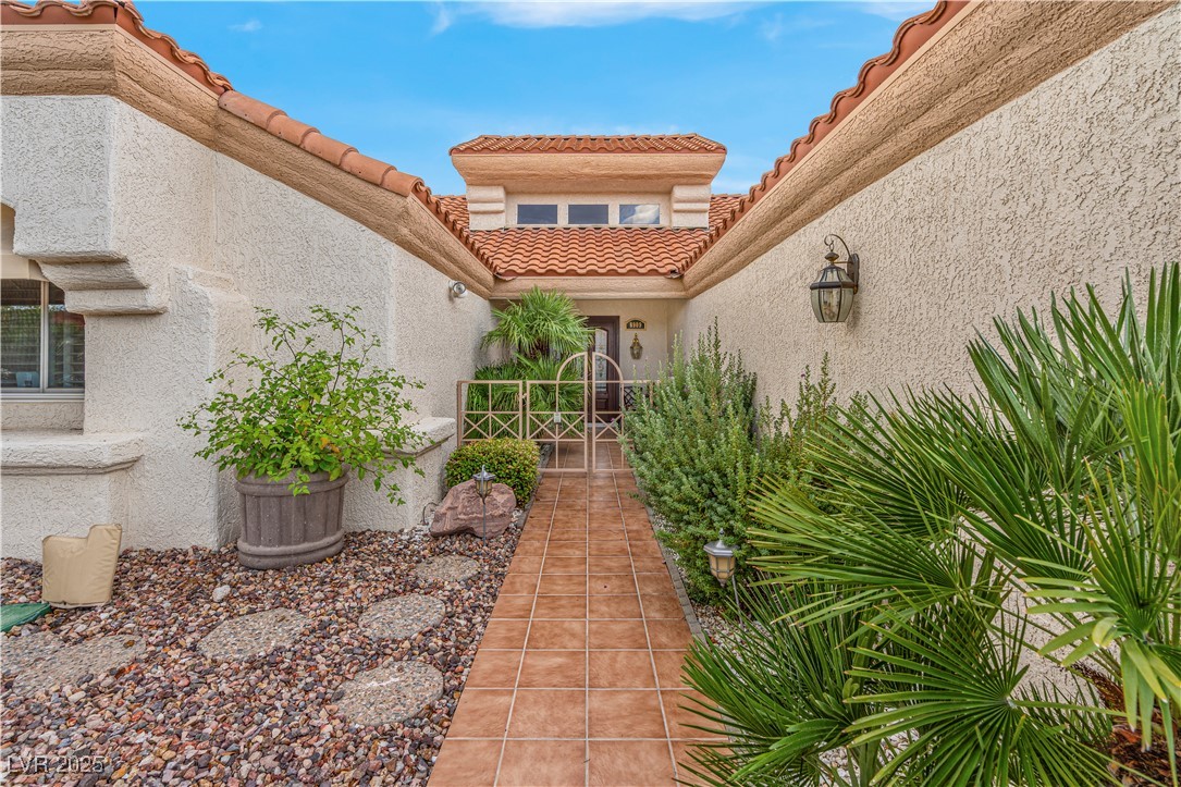 8909 Meadowood Drive