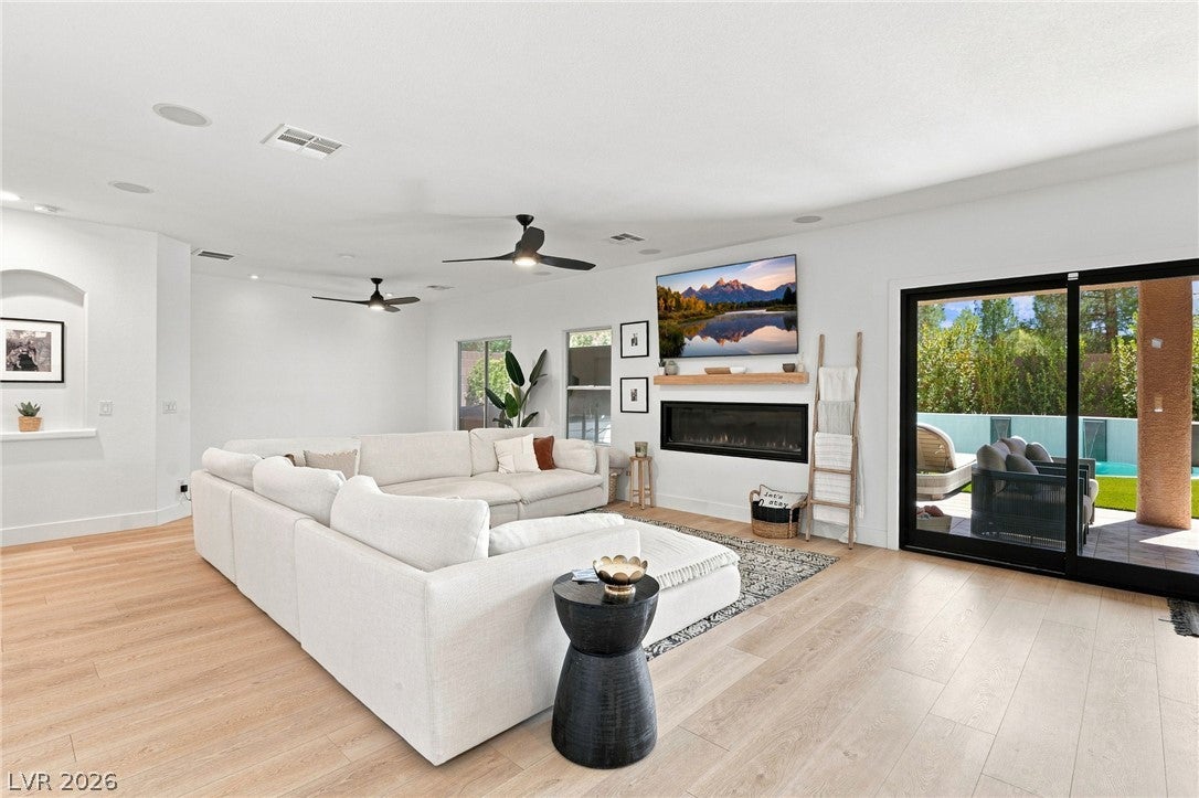 3789 Via Di Girolamo Avenue