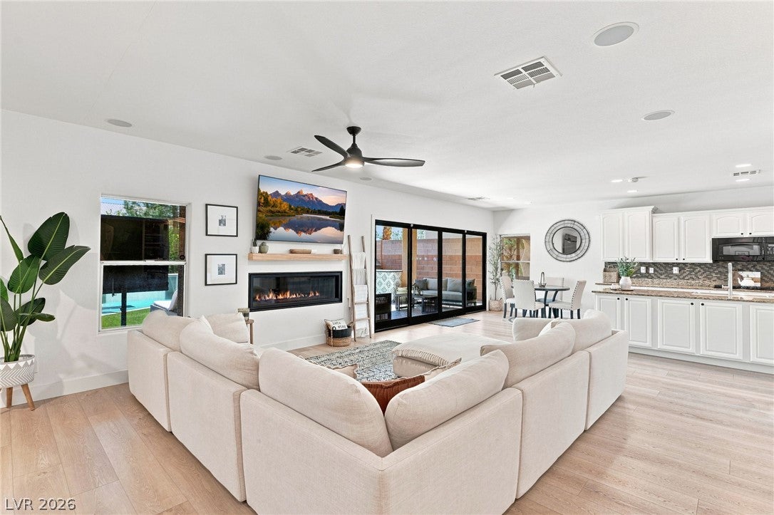 3789 Via Di Girolamo Avenue