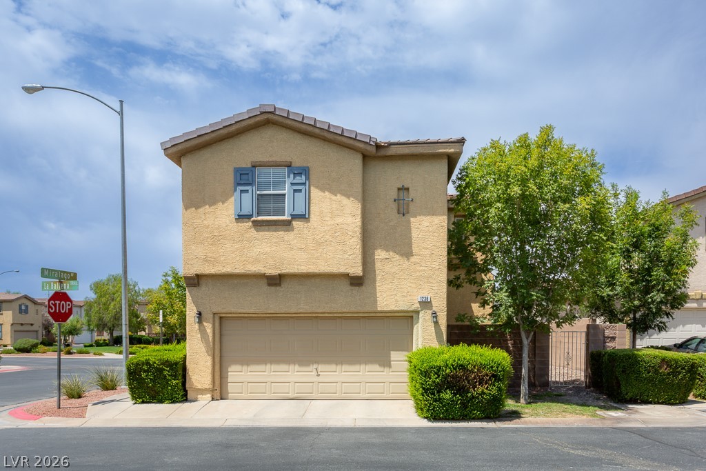 1236 La Ballena Trail