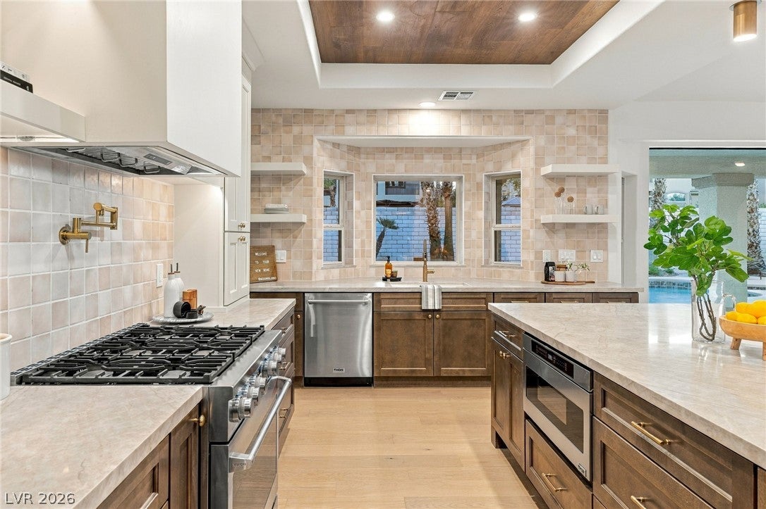 1505 Ten Palms Court