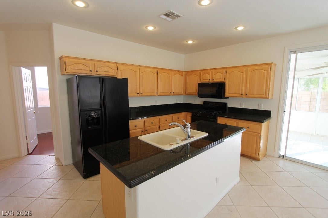 8247 AZURE SHORES Court