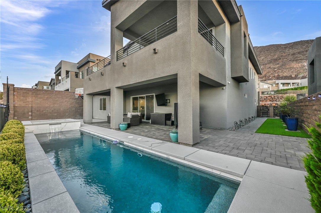 230 Shaded Canyon Drive
