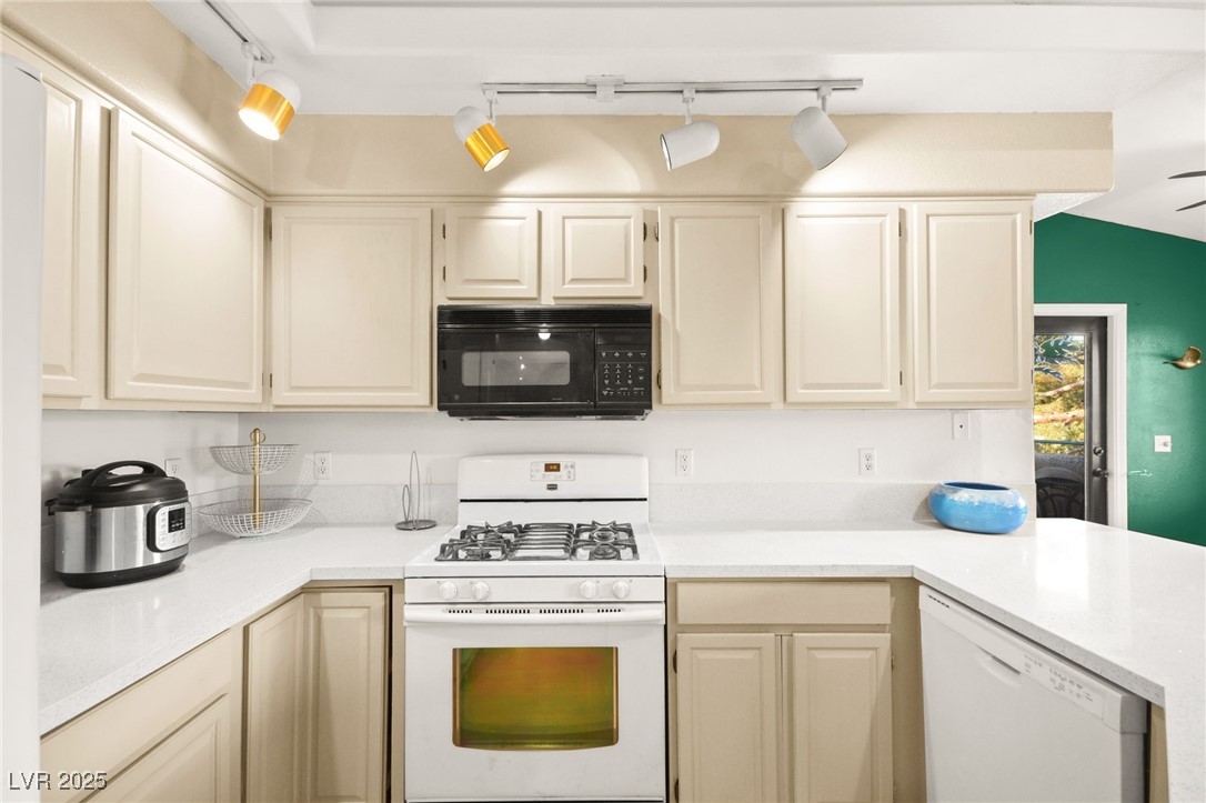 354 Sunward Drive, Henderson, Nevada image 3