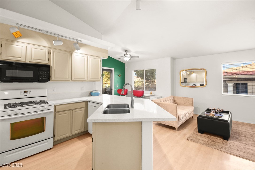 354 Sunward Drive, Henderson, Nevada image 12