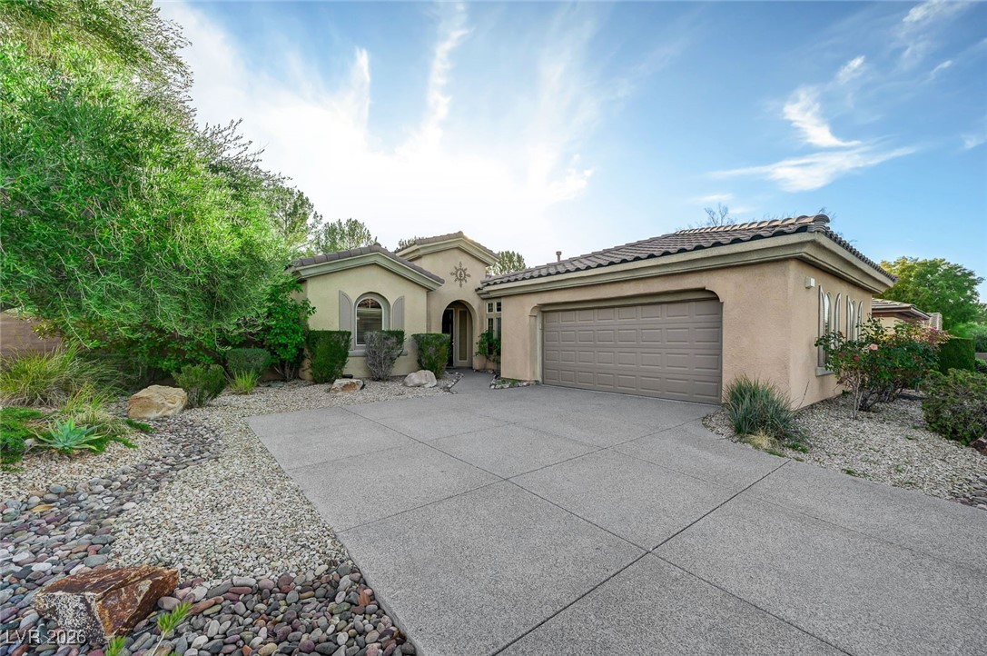 11 Fountainhead Circle