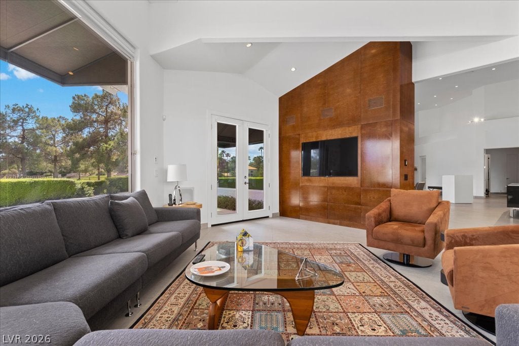 65 W Ventana Canyon Drive