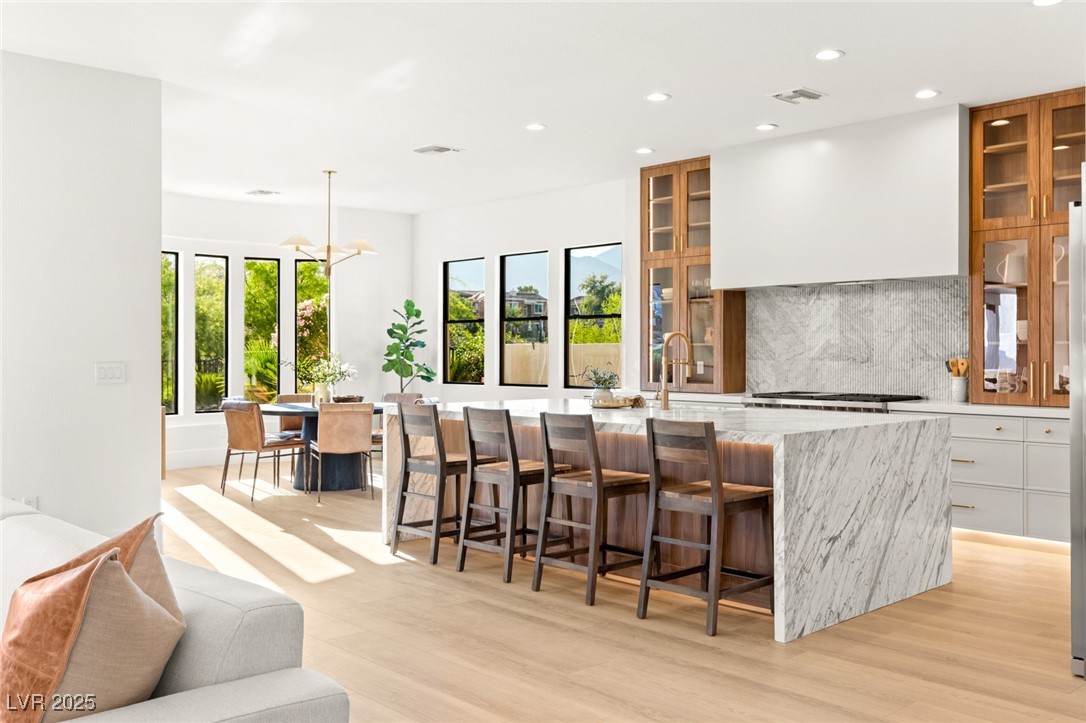 1987 ORCHARD MIST Street