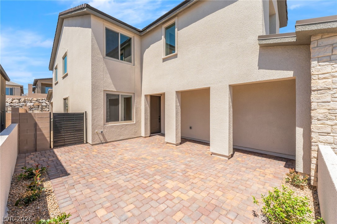 1045 Estates Bend Court