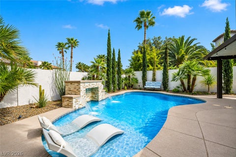 Tiny photo for 1516 Castle Wall Street, Las Vegas, NV 89117 (MLS # 2794668)