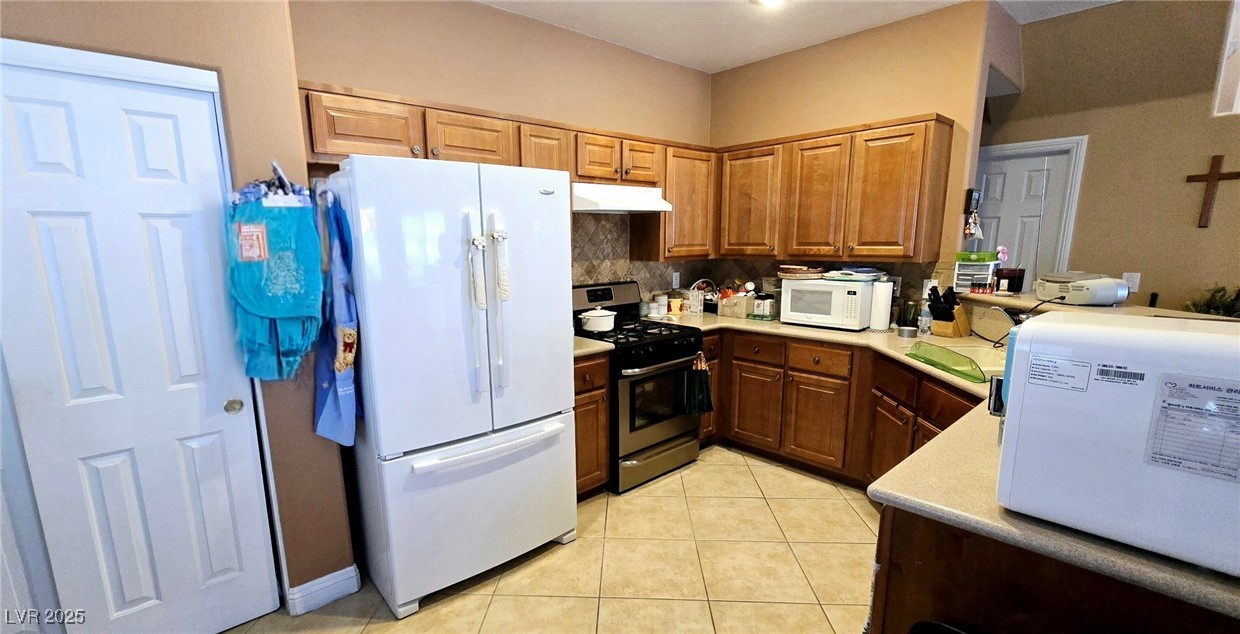 Las Vegas, Nevada 89178, United States, 3 Bedrooms Bedrooms, ,2 BathroomsBathrooms,Residential,Pending,100426