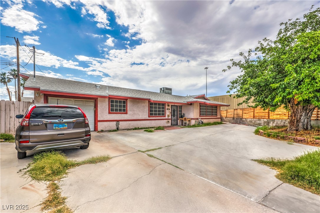 Properties 1 111 Narcissus Lane