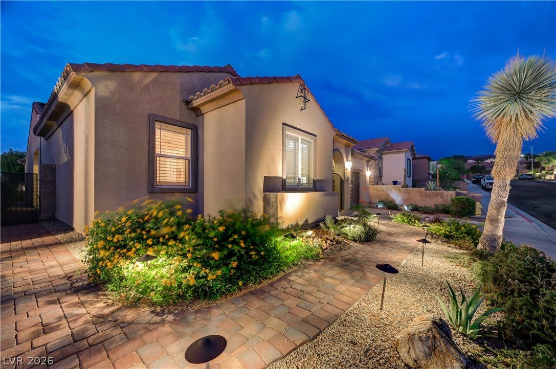 2586 Kinghorn Place