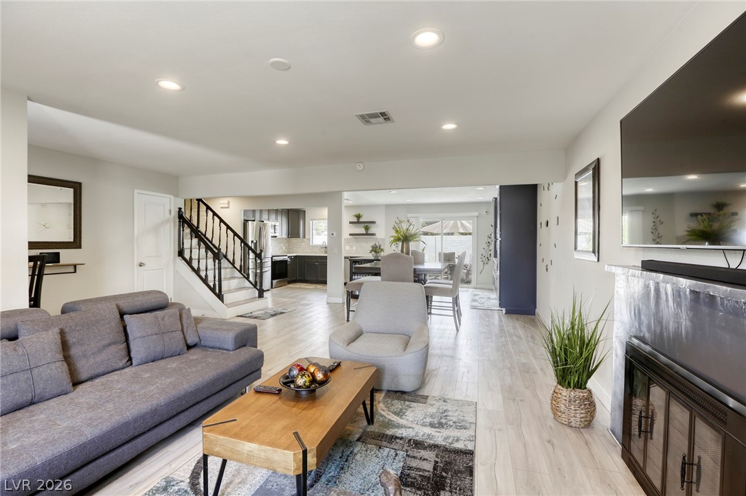 4562 Skyland Drive