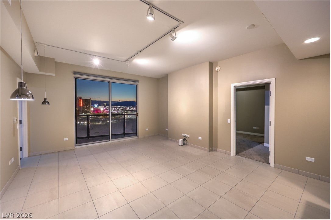 200 W Sahara Avenue 1602