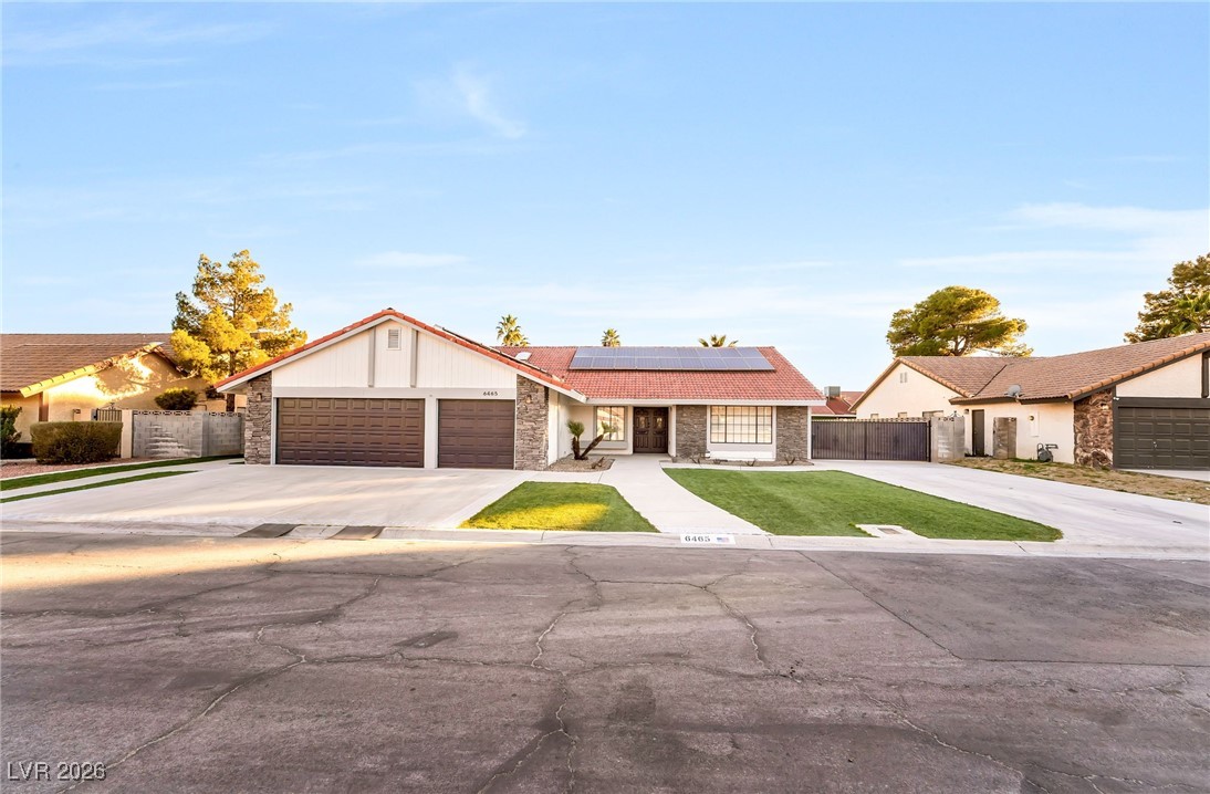 6465 Scotch Pine Circle