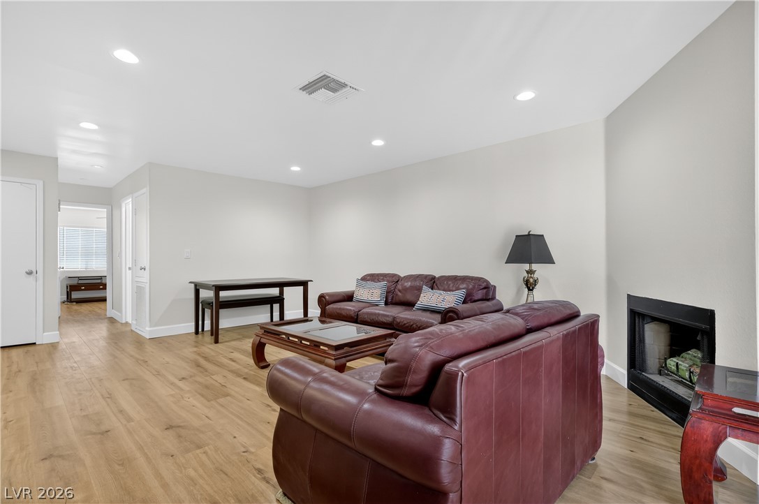 2193 Aspen Mirror Drive 102